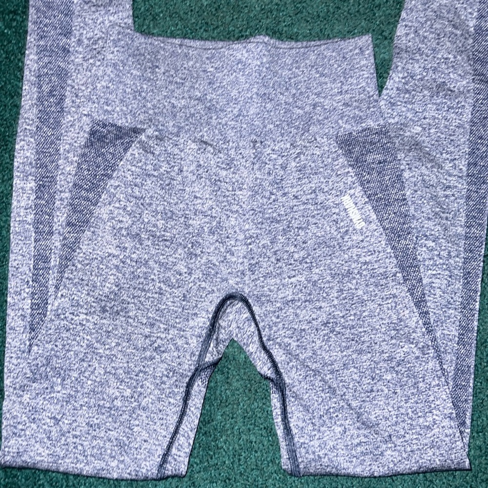 Gymshark dark blue leggings
Moving out taking offers